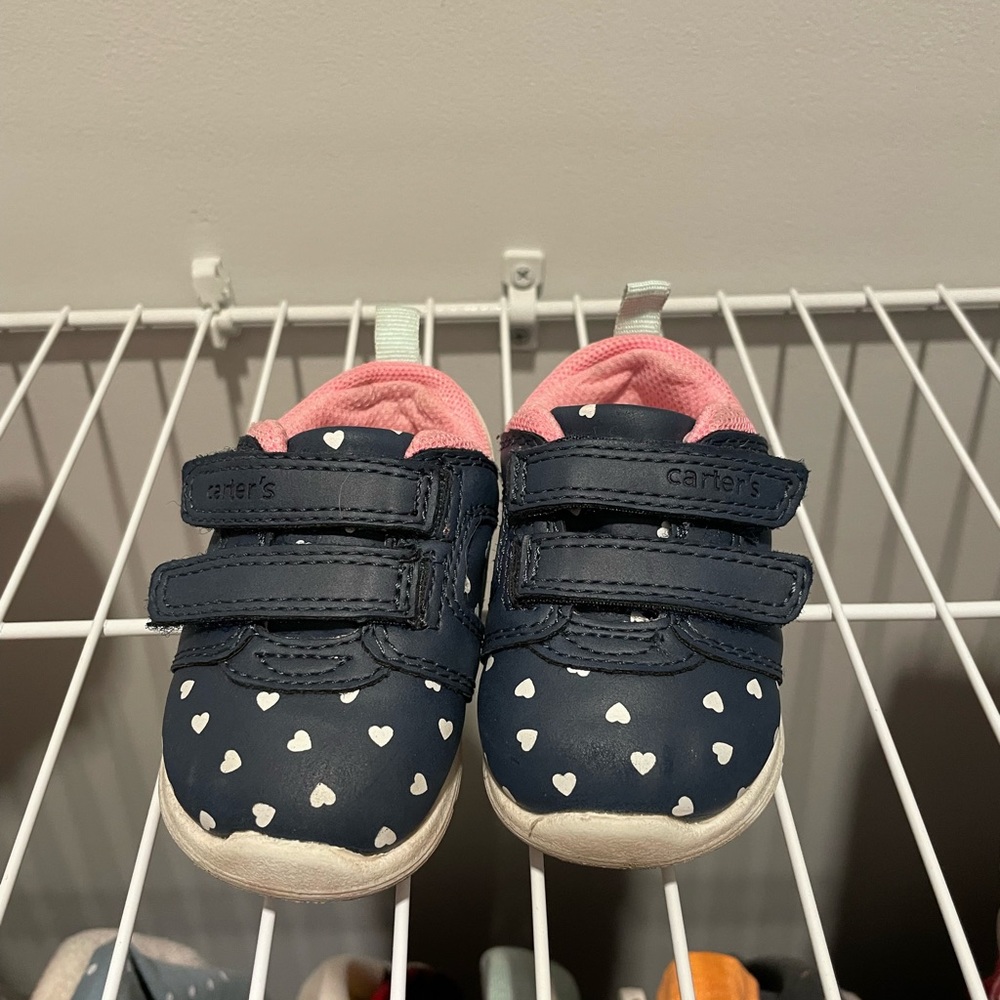 Little girls tennis shoes